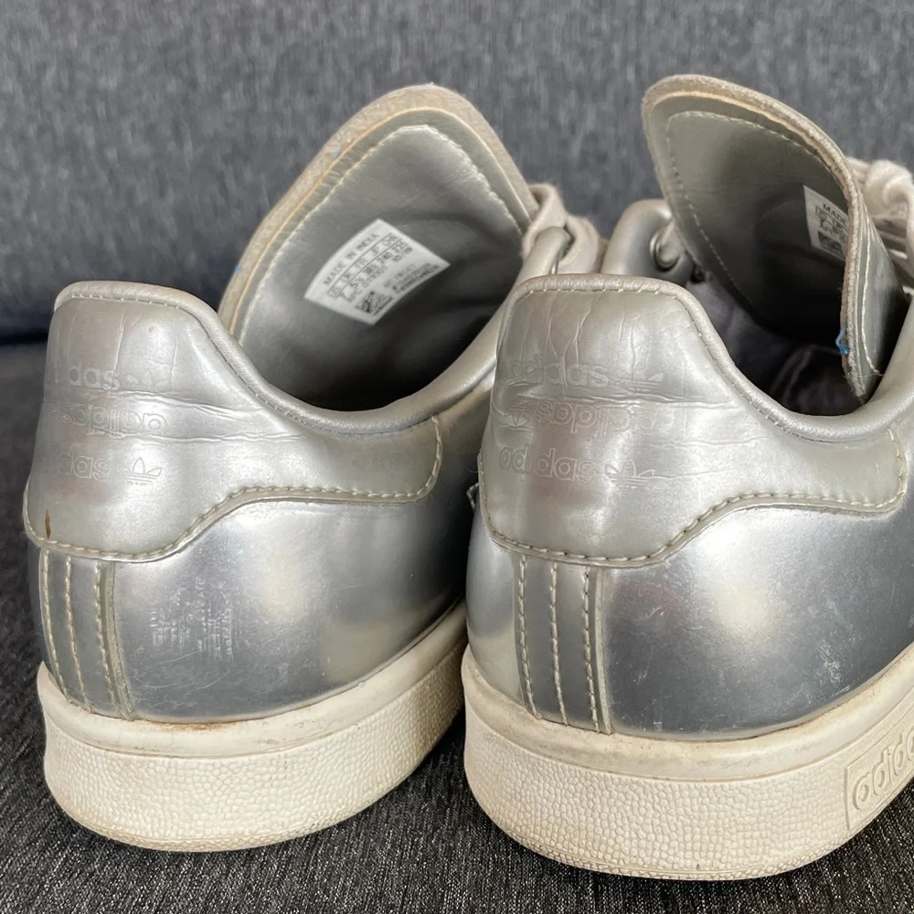 Stan Smith Adidas liquid silver sneakers US 7 - Picture 6 of 11